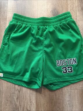 HOOPS Boston Basketball Shorts Size Small